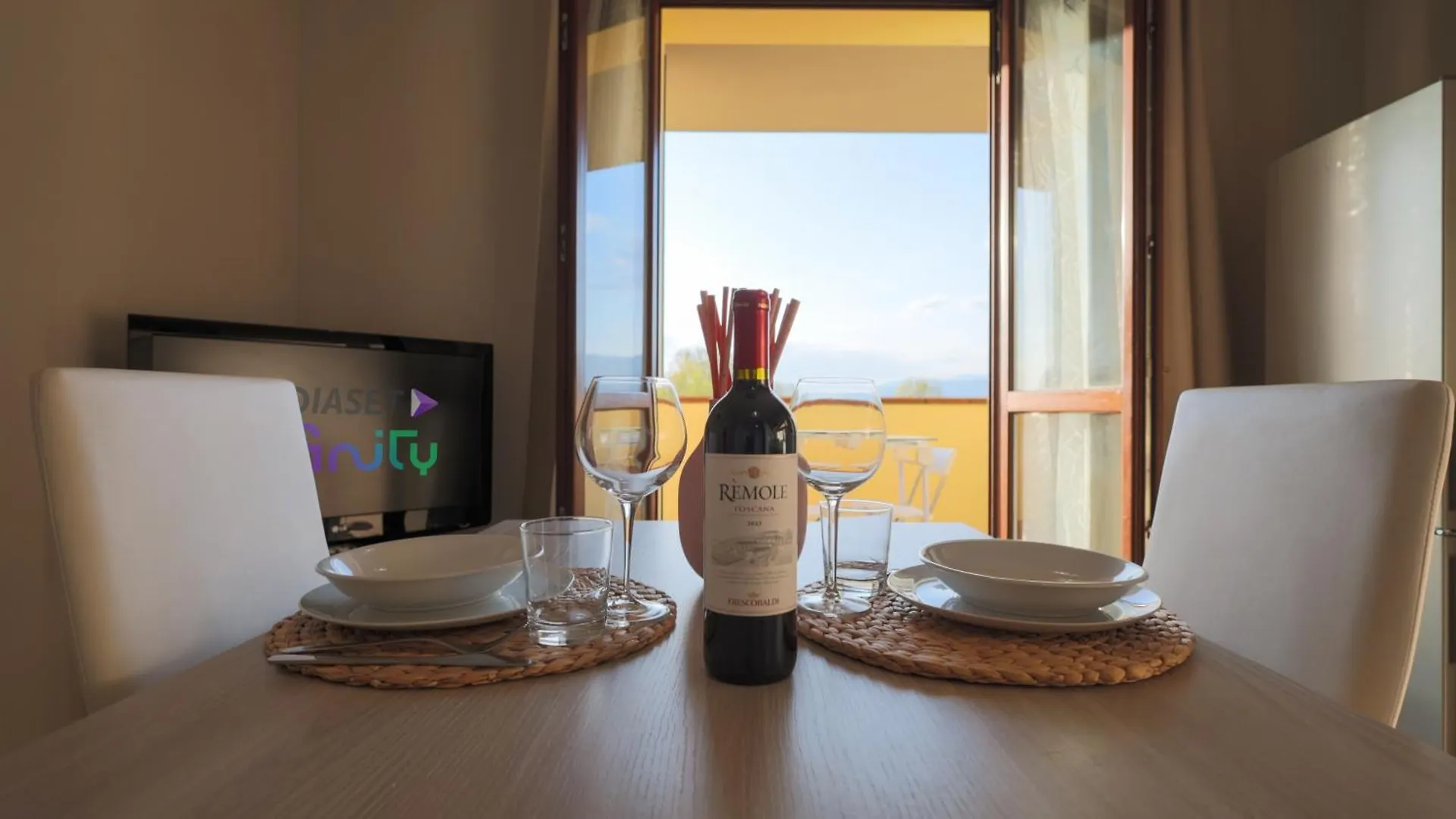 プラートCasa Di Alice Con Parcheggio Privatoアパートメント プラート